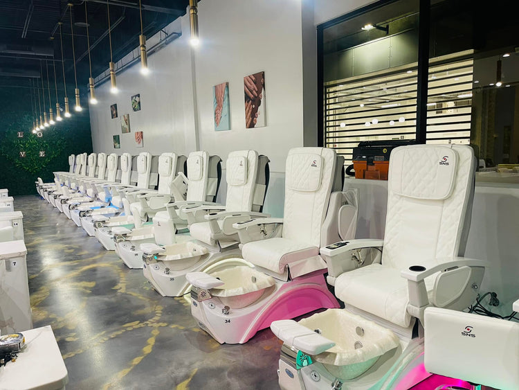 Translation missing: en.Luxo Nail Spa Chicago