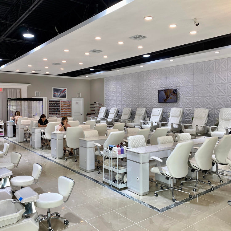 Translation missing: en.La Vue Nail Lounge